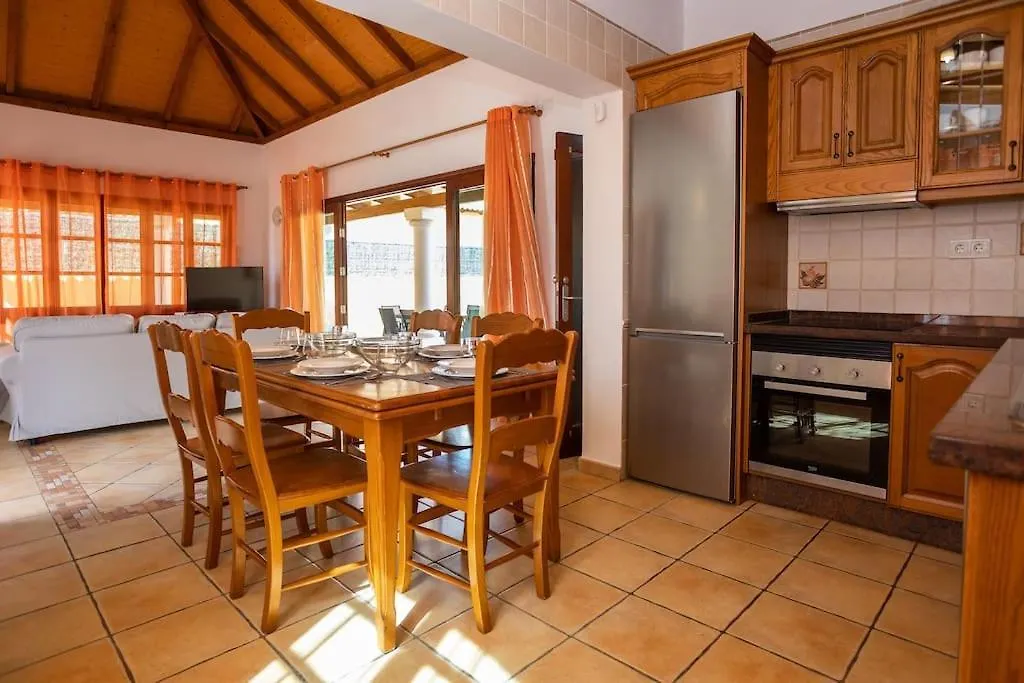 Villa Helen - Heated Pool Wifi Smarttv Barbecue Corralejo İspanya